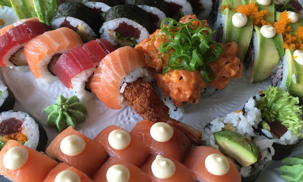 Sushi buffet bild